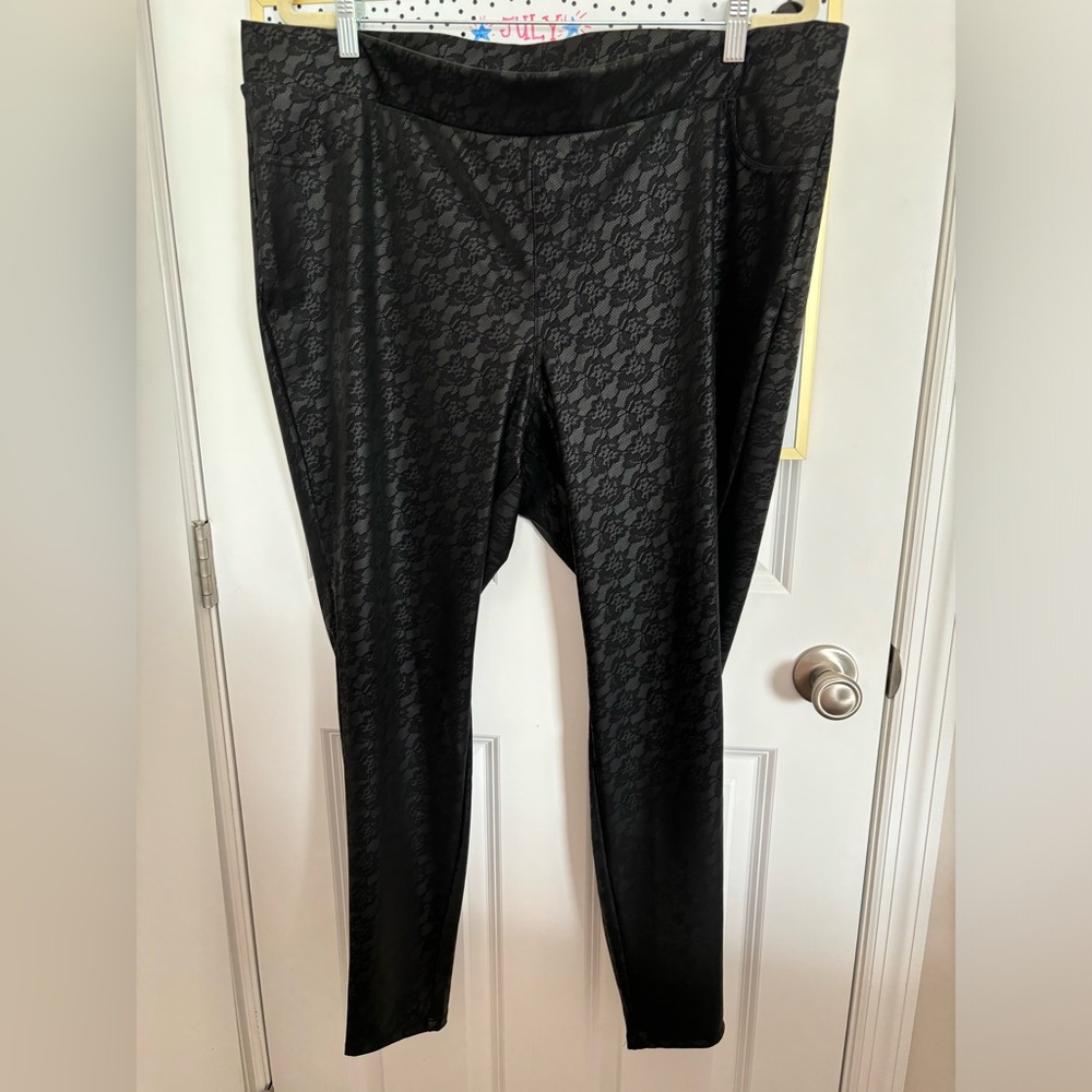 NWOT Full Length Printed Pocket PU Legging